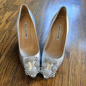 Manolo Blahnik Hangisi 105 Silver Leather Crystal Buckle Pumps